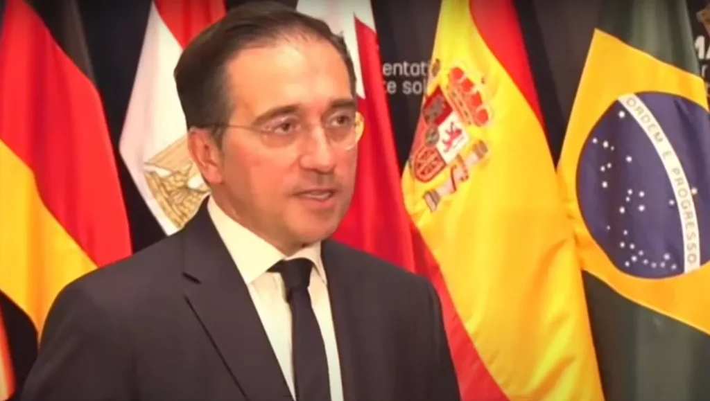 Albares salue l’aide de Rabat pour “minimiser” la crise de Sebta et assurer le retour de tous les migrants