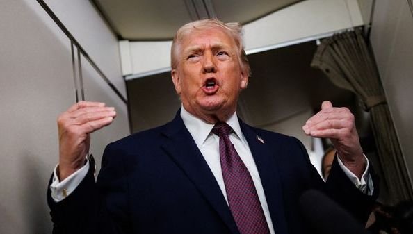Trump annonce que les Etats-Unis utiliseront officiellement le terme “super intelligence” au lieu d’“intelligence artificielle”
